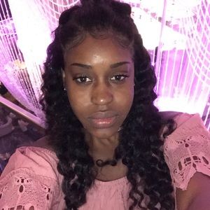 Meet your Posher, Dioneshia